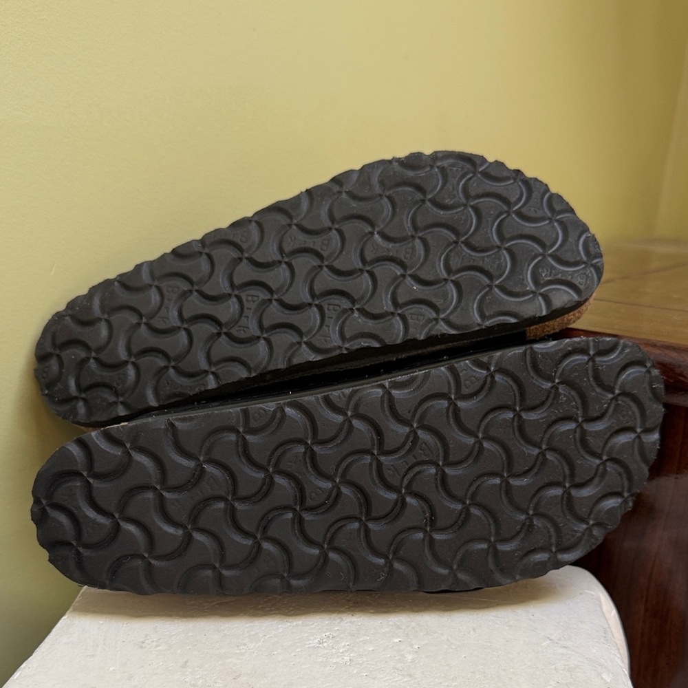 Birkenstock Arizona Black Sandals with big Gold Buckles - Picture 8 of 9